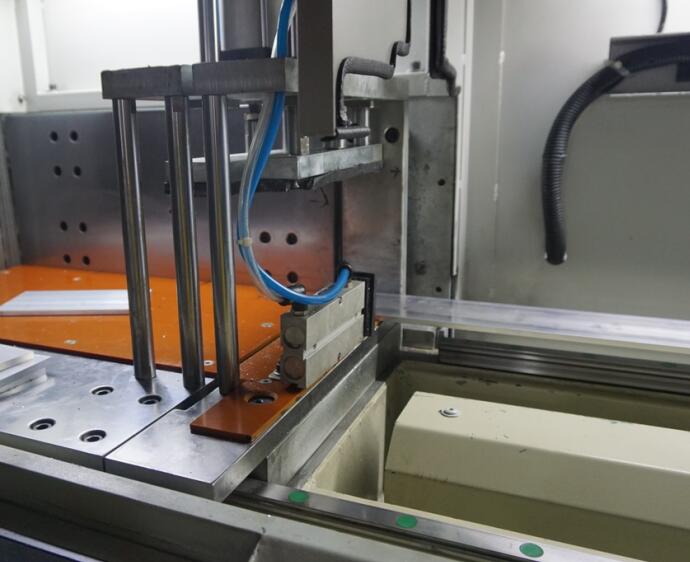 【湖北】宿总切割铝方管看上DS-A450-3分离式全自动高精度切铝机